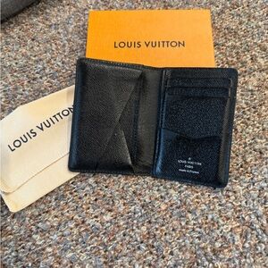 Louis Vuitton Elegant Black Card Holder